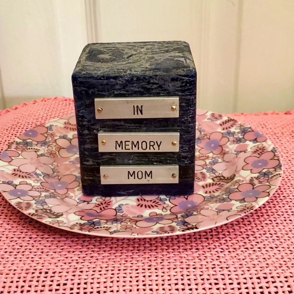 Like New/Never Used: Flame-burning Memorial Candle with reusable plaques